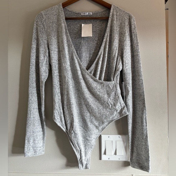 🌸 Dex 🌸 grey wrap bodysuit - Picture 2 of 9